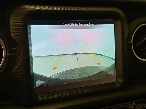 Used 2022 Jeep Wrangler Sahara w/ Cold Weather Group image 23