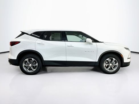 Used 2025 Chevrolet Blazer LT AWD/4WD image 10