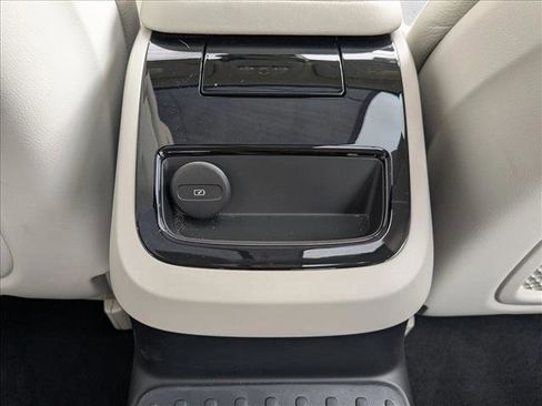 Used 2023 Volvo S60 T8 Plus image 20