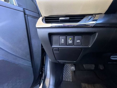 Used 2016 Toyota Avalon Touring image 18