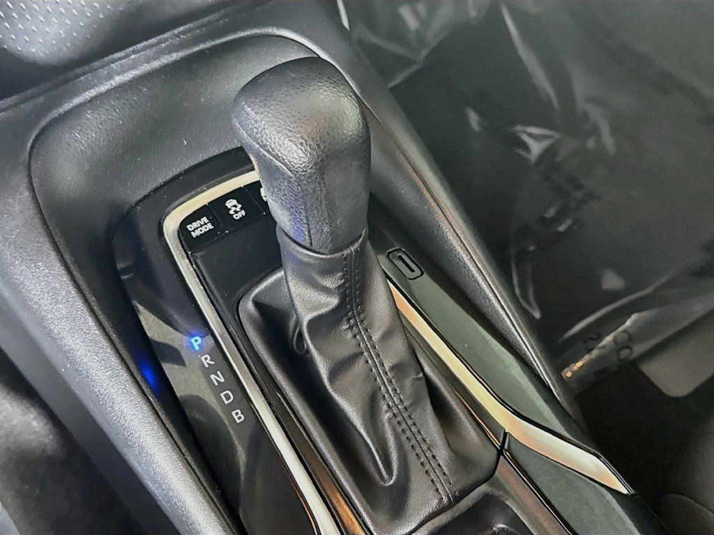 Used 2022 Toyota Corolla LE FWD image 19