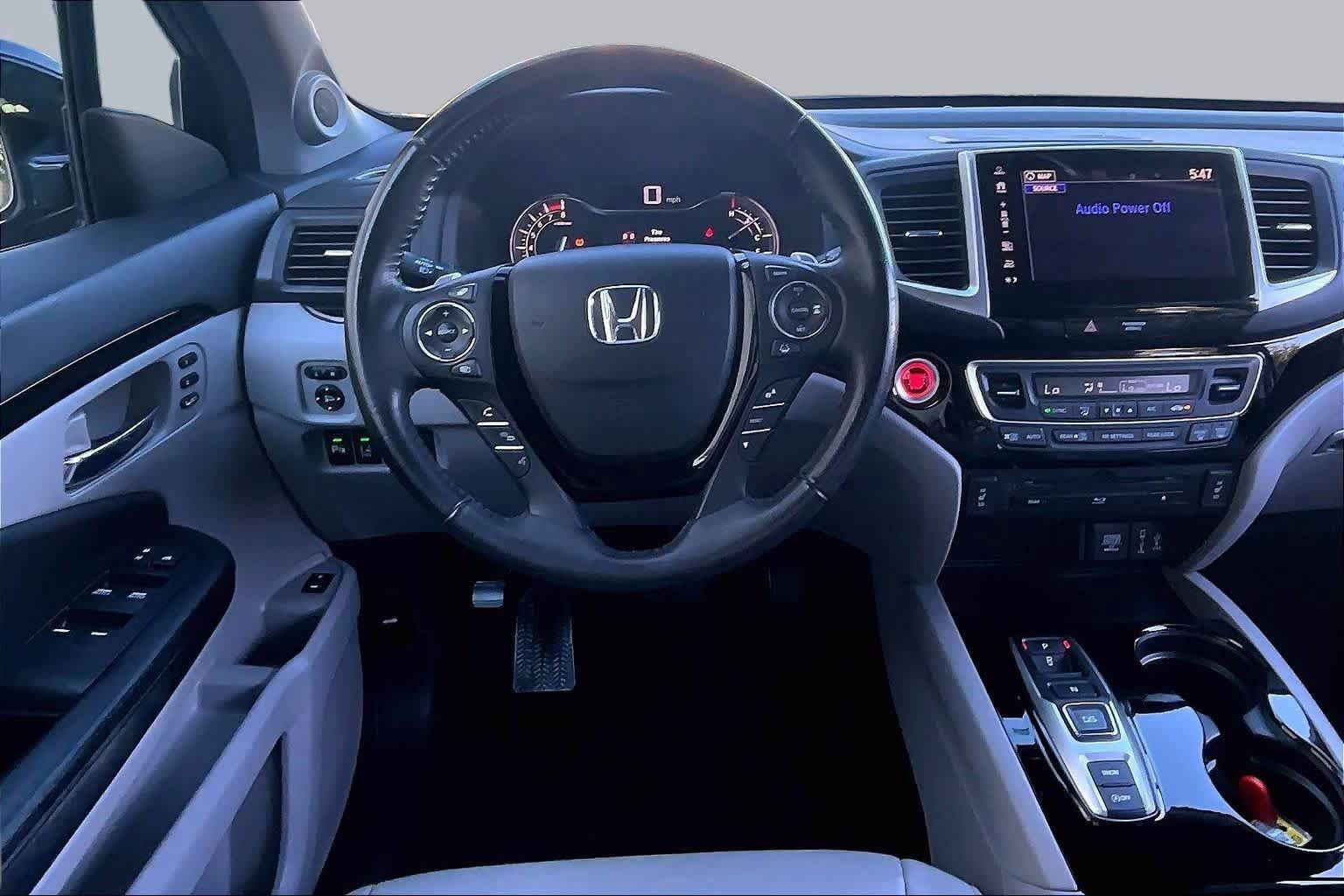 Used 2018 Honda Pilot Touring image 6