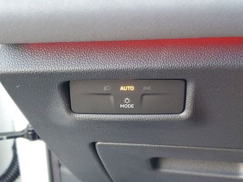 New 2026 Volkswagen Tiguan SE R-Line image 30