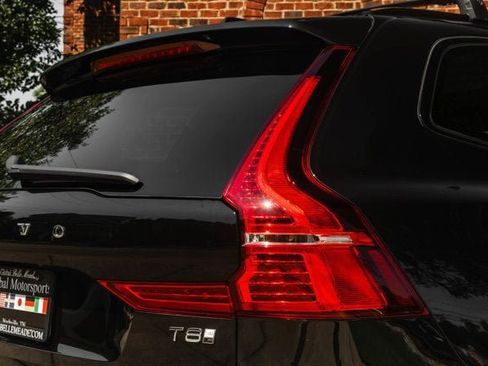 Used 2025 Volvo XC60 T8 Plus w/ Climate Package AWD/4WD image 11