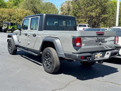 Used 2023 Jeep Gladiator Sport AWD/4WD image 5
