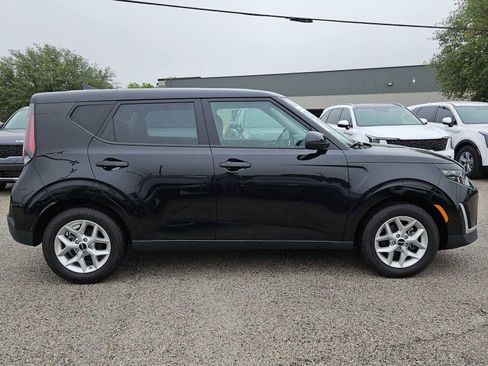 Used 2025 Kia Soul LX w/ LX Technology Package image 6