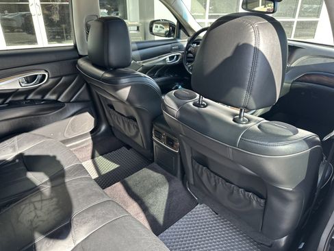 Used 2015 INFINITI Q70 L 5.6 w/ V8 Deluxe Technology Package RWD image 30