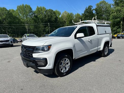 Used 2021 Chevrolet Colorado LT w/ Safety Package image 2