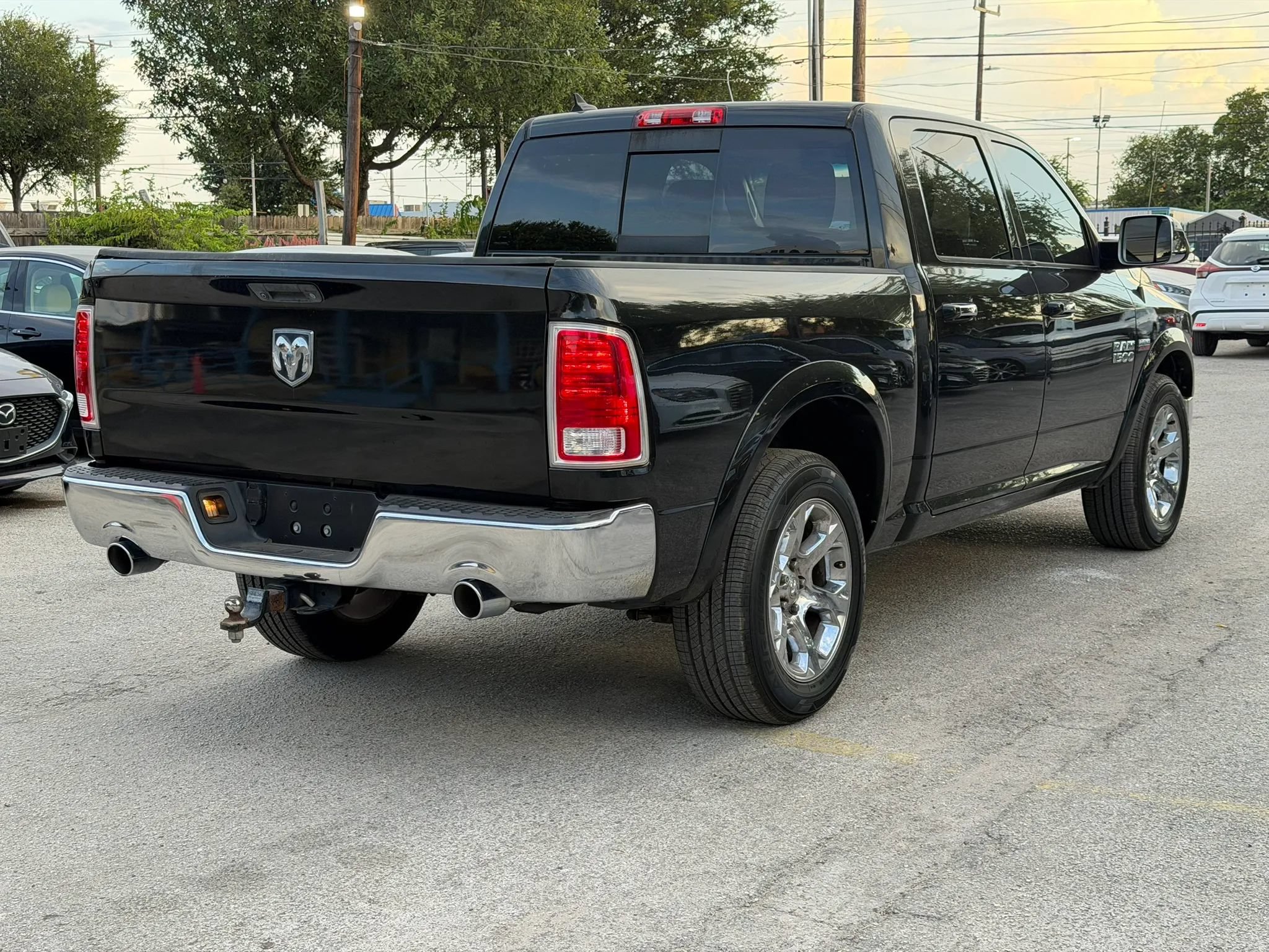 Used 2016 RAM 1500 Laramie w/ Convenience Group AWD/4WD image 11