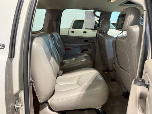 Used 2005 GMC Yukon XL 2500 SLT w/ SLT Preferred Equipment Group AWD/4WD image 18
