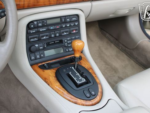Used 1999 Jaguar XK8 Convertible RWD image 14