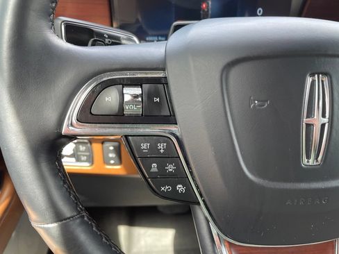 Used 2022 Lincoln Navigator Reserve AWD/4WD image 30