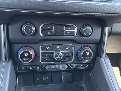 Used 2023 Chevrolet Suburban Premier AWD/4WD image 7