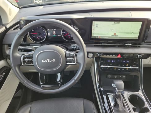 Certified 2024 Kia Carnival EX image 19