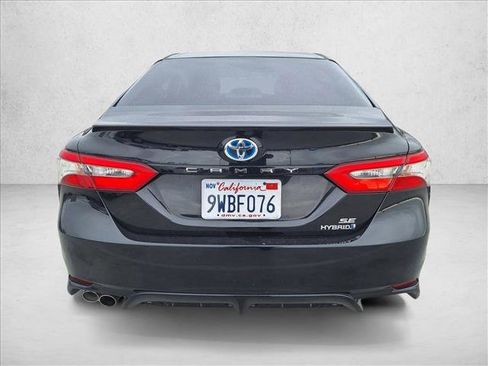 Used 2018 Toyota Camry SE image 6