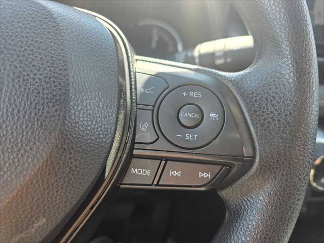 Used 2024 Toyota RAV4 XLE FWD image 32