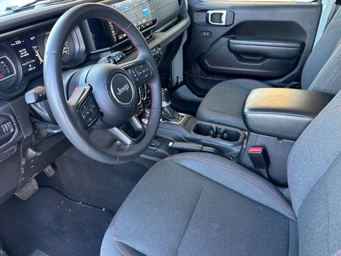 Used 2024 Jeep Wrangler Unlimited Rubicon image 11