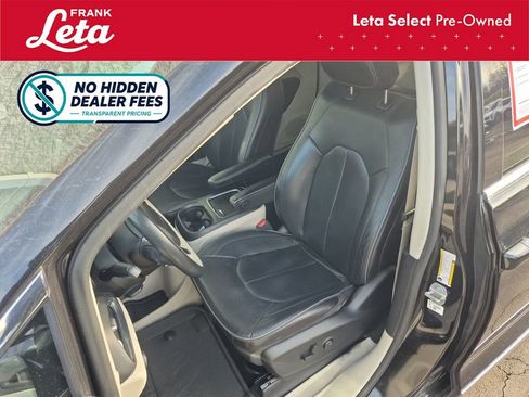 Used 2020 Chrysler Pacifica Limited FWD image 18