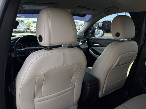 Used 2022 Buick Encore GX Select w/ Sport Touring Package image 25