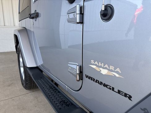 Used 2014 Jeep Wrangler Sahara w/ Dual Top Group image 28