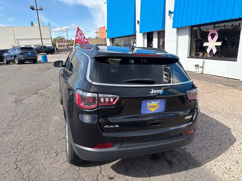Used 2024 Jeep Compass Latitude AWD/4WD image 12
