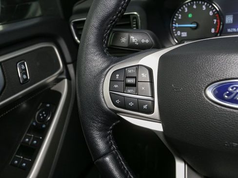 Used 2022 Ford Explorer XLT w/ Equipment Group 202A image 33