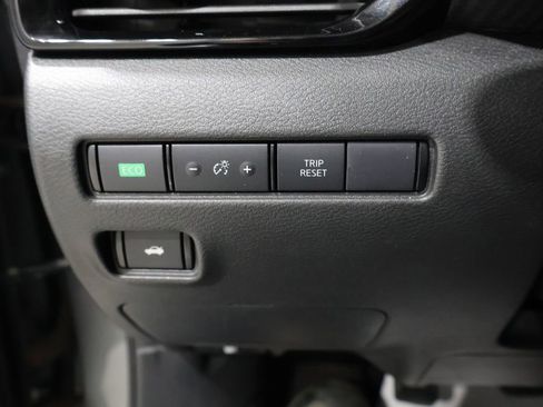 Used 2024 Nissan Sentra SV image 31