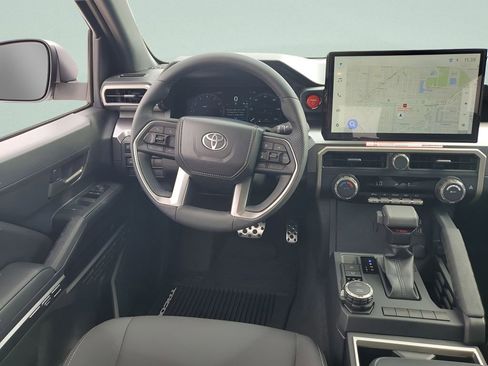 Used 2025 Toyota Tacoma TRD Sport image 15