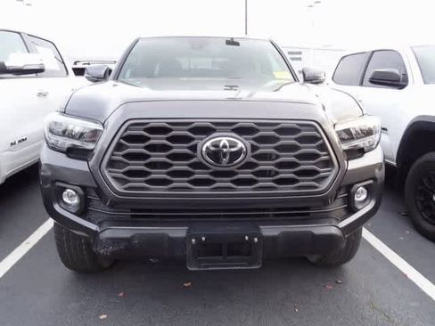 Used 2023 Toyota Tacoma TRD Off-Road image 2