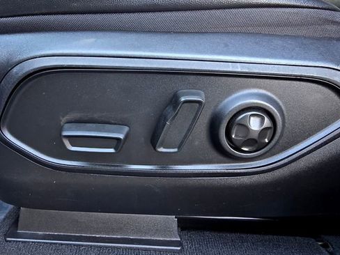Certified 2023 Jeep Grand Cherokee L Limited image 16