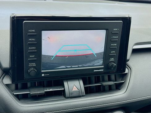 Used 2020 Toyota RAV4 XLE AWD/4WD image 10