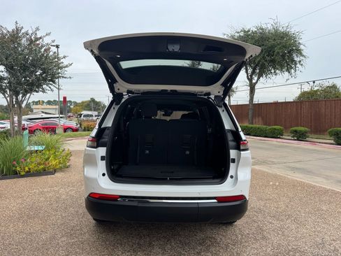 Used 2025 Jeep Grand Cherokee L Laredo w/ Luxury Tech Group I image 13