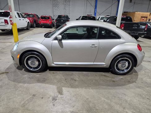 Used 2012 Volkswagen Beetle 2.5 FWD image 4