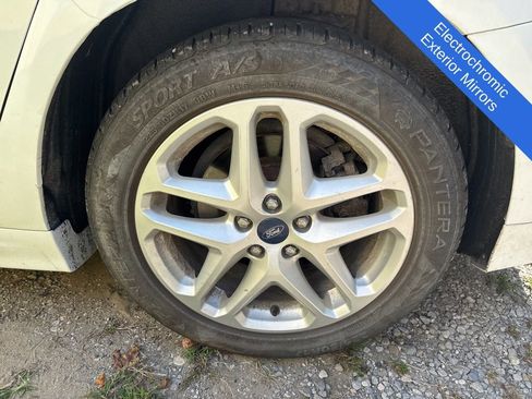 Used 2014 Ford Fusion SE w/ Equipment Group 202A image 7