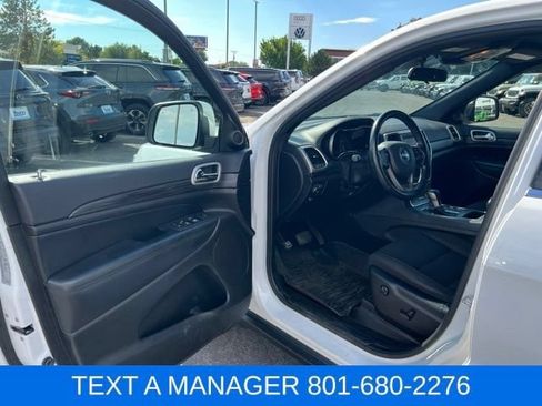 Used 2021 Jeep Grand Cherokee Laredo w/ Security & Convenience Group AWD/4WD image 12