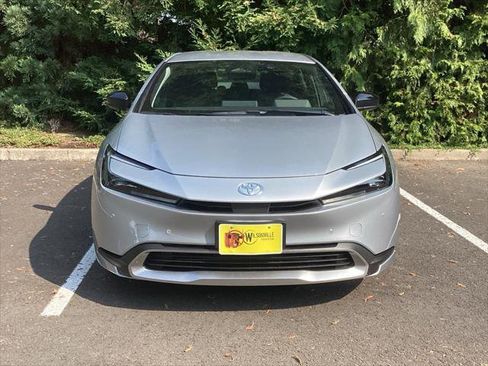 Certified 2025 Toyota Prius Plug-In Hybrid image 16