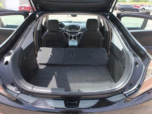 Used 2017 Chevrolet Volt LT w/ Comfort Package FWD image 40