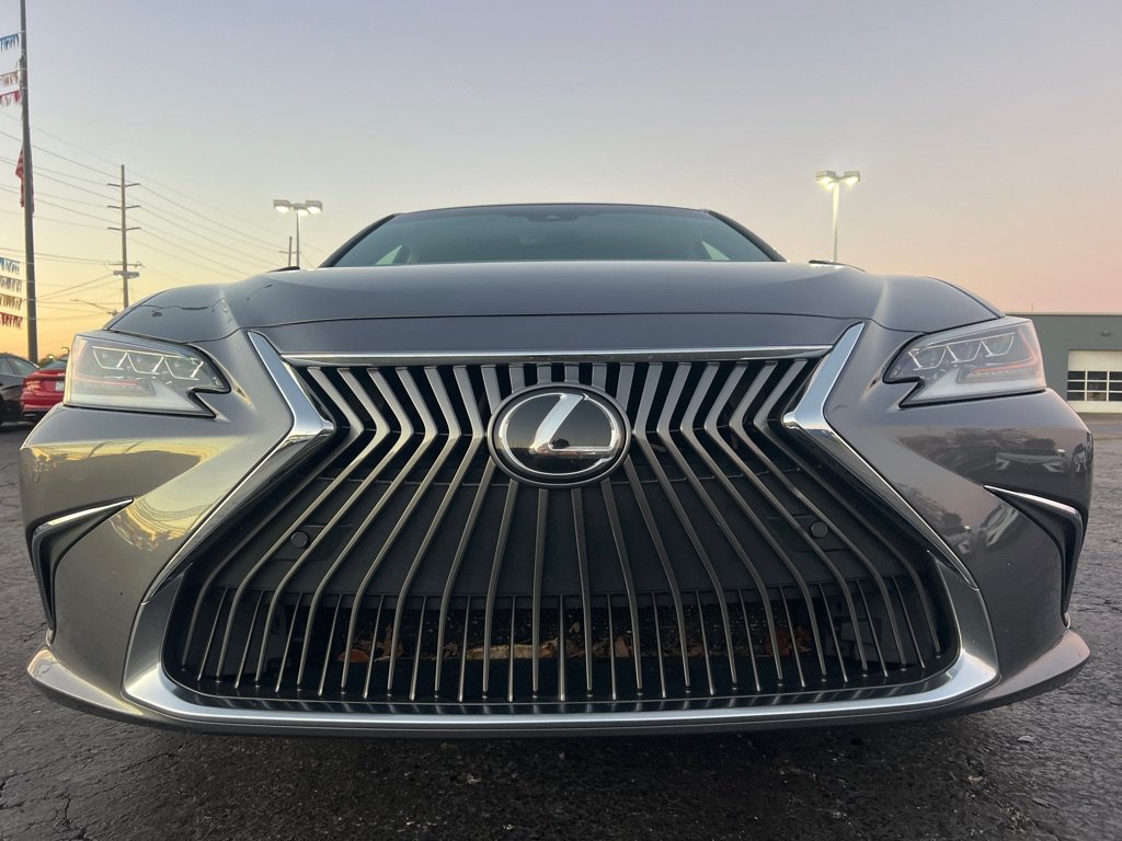 Used 2021 Lexus ES 250 w/ Luxury Package AWD/4WD image 2
