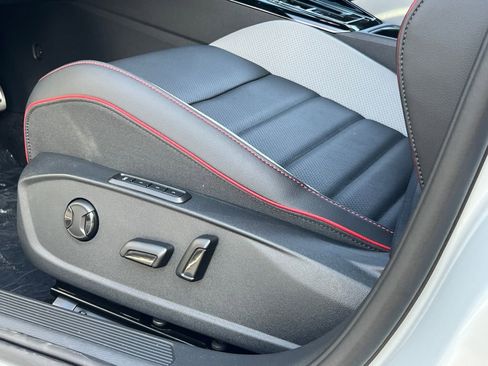 New 2025 Volkswagen GTI SE image 18