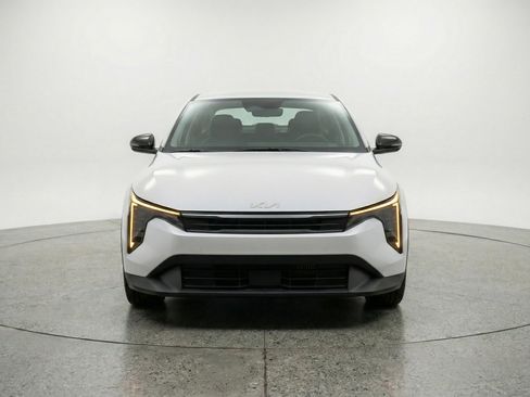 Used 2025 Kia K4 LXS image 2