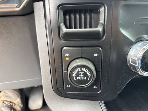 Used 2022 Ford F150 Lariat AWD/4WD image 15