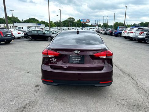 Used 2018 Kia Forte LX w/ LX Popular Package image 4
