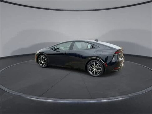 Used 2025 Toyota Prius XLE image 6