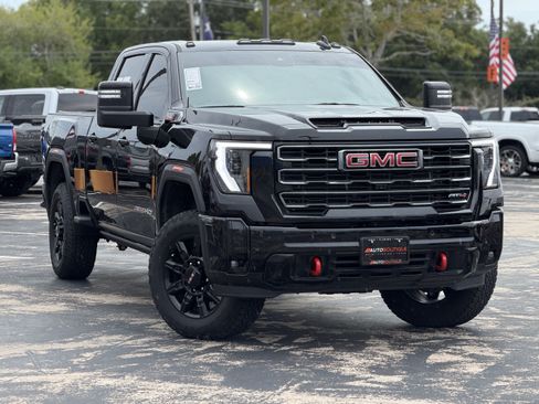 Used 2026 GMC Sierra 2500 AT4 w/ Technology Package AWD/4WD image 3