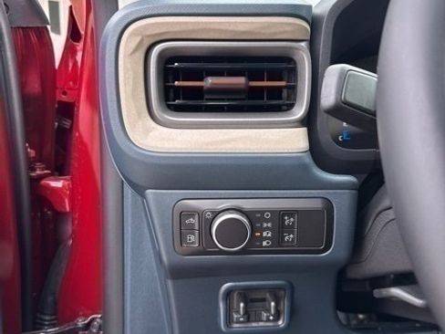 Used 2025 Ford Maverick Lariat w/ 4K Tow Package image 3