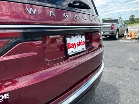 Used 2024 Jeep Wagoneer Series II AWD/4WD image 12