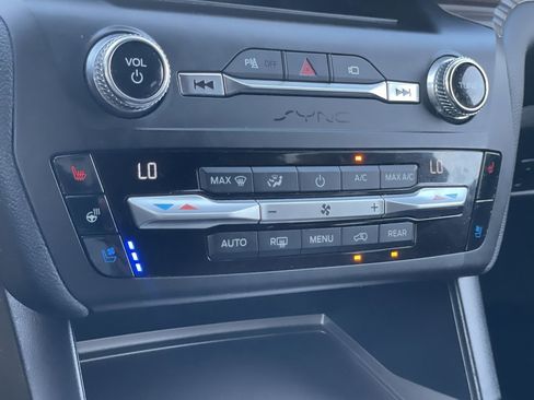 Used 2020 Ford Explorer Limited RWD image 24