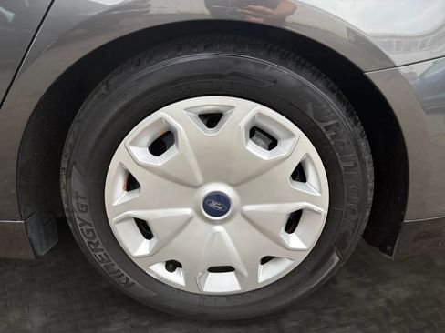 Used 2018 Ford Fusion SE w/ Fusion SE Technology Package FWD image 40