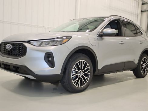 Certified 2024 Ford Escape SE image 40