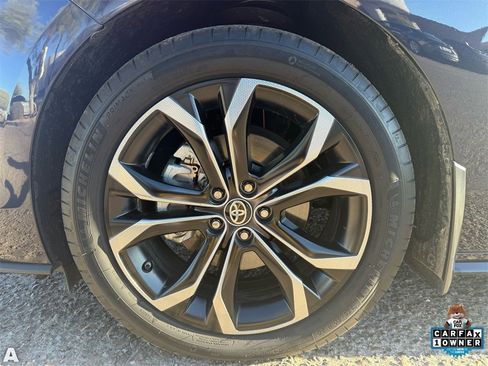 Used 2025 Toyota Sienna Platinum image 10